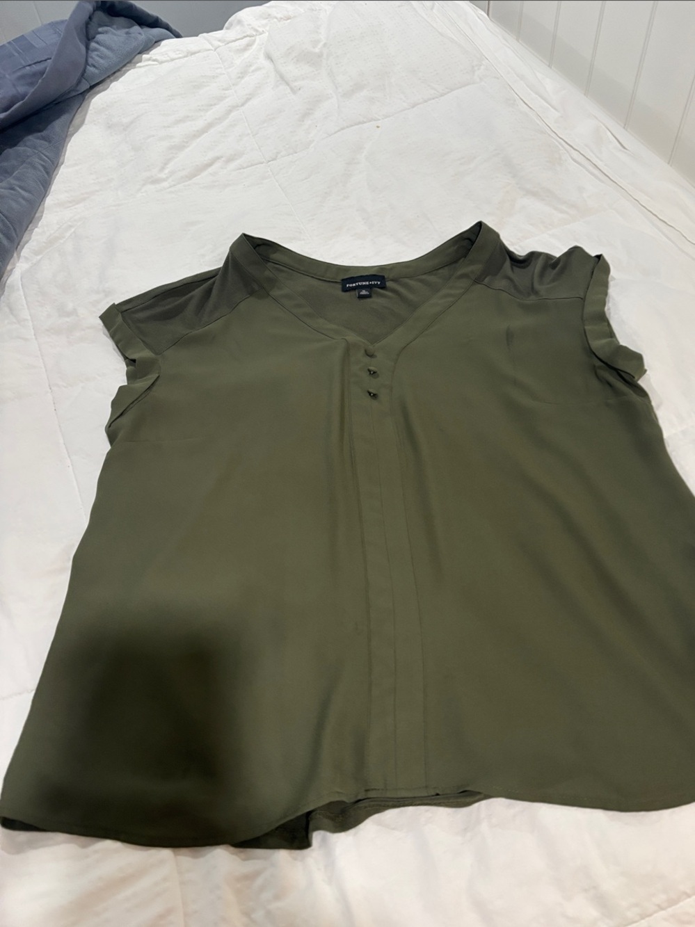 Worthington Olive V-Neck Short Sleeve Pintuck Blouse